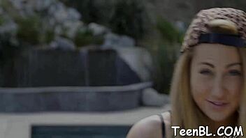 i'm seducing the hunk with my dick sucking, it's so huge