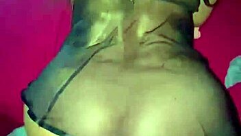 Латина-красотка получает интенсивный массаж и действие с большими сиськами