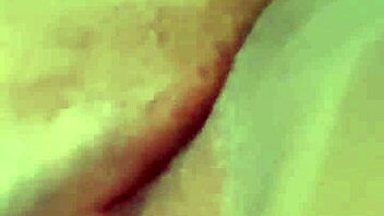 novinha se masturbando parte3