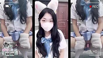 Is This Female Anchor's Sexy Daily Routine Too Provocative?