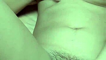 Asian MILF uses 20cm toy to stretch her tight pussy intensely