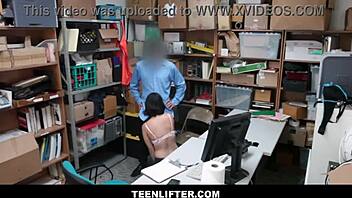 TeenLifter - Petite Latina Penelope Reed Fucks Guard’s Big Dick!