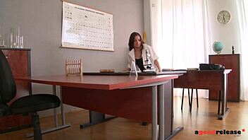 Science teacher fucks Anita Berlusconi's ass