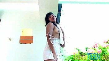 tobie teen rubbing and fingering her pussy intriguingly