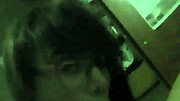 travesti chriss sucking big ass guy's dick