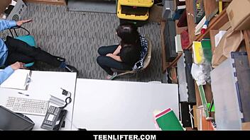 TeenLifter - Petite Latina Penelope Reed Fucks Guard’s Big Dick!