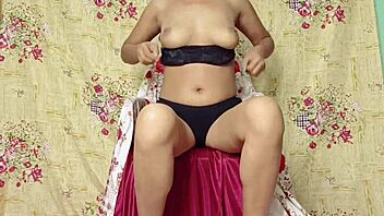 Pussy Fingering In Homemade Orgy