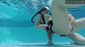 Minnie Manga Takes Dick Underwater