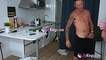 Emotional Lesson In Pussy Licking For Horny Babes