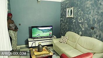 Two ebony babes ride and blow their lucky friend in threesome 😏