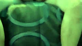 Hombre Liberal Graba Como Dan Verga A Su Esposa Azul En Regalo De Aniversario Cuckold Pov