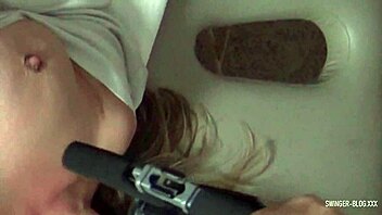 blonde housewife blows her hubby while getting fucked by a friend 😏💦