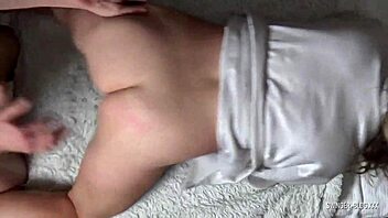 blonde housewife blows her hubby while getting fucked by a friend 😏💦