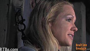 Hot serf enjoys delightful oral experiences in a lively chat