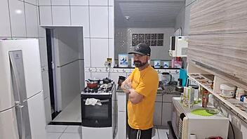 Meu Amigo Saiu Pra Trabalhar E Me Deixou Com Esposa Dele E Tirei Meu Pau Pra Fora Do Lado Dela