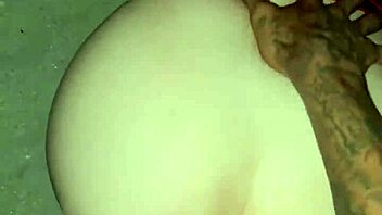 şu uzun sikini plajda hallettim, lanet olsun!