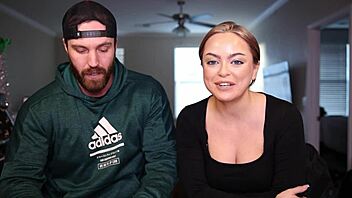 Testing Lovense Lush 3 on Alexis Kay in public! 😜