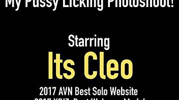 wild webcammer its cleo tongue fucks horny wet girlfriend