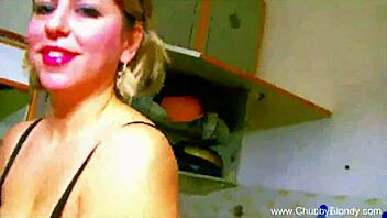 Retro Italian housewife in the kitchen.