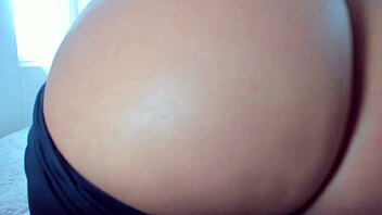 Latina With Huge Ass Contrasts Slim Webcam Show