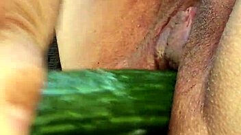 asian mature wife getting off outside, so steamy! 🔥