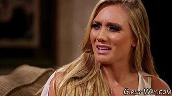 Lesbian Stunner Threesome: Too Tempting?