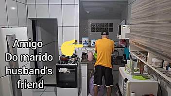 Meu Amigo Saiu Pra Trabalhar E Me Deixou Com Esposa Dele E Tirei Meu Pau Pra Fora Do Lado Dela