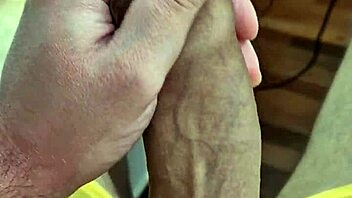 mladi 18+ geji amaterji z velikimi kurci končajo domače