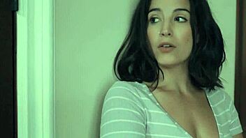 i see jezabel and lasirena lick pussies, ohh