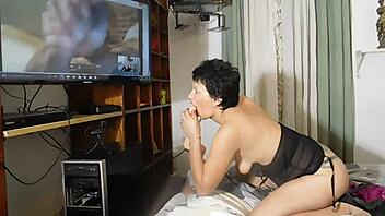 wife goes crazy sucking monster cock on camera