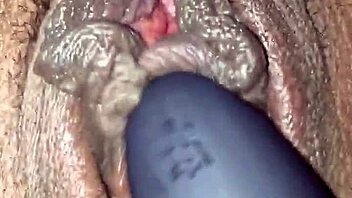 J and j make the pussy cum using a vibrator.