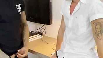 Tatuado hetero bangs the doctor in hospital. Bareback action unfolds with Brazilian heat.