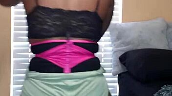 naej twerks ass and grinds pussy on pole