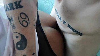 I sucked the naughty doctor's cock passionately