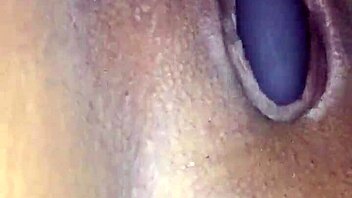 J and j make the pussy cum using a vibrator.