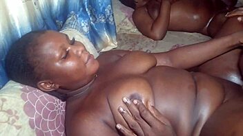 Hot 3some with two girls!