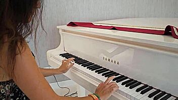 Playing Sexy Outdoors Without Panties While Hosts Are Away