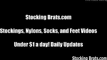 Amateur Lesbians Lick and Suck Toes in Group Orgy