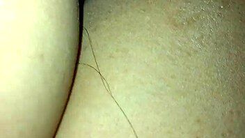 Esposa follada duro en encuentro salvaje con prostituta