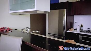 Oh, This Amateur Teen Gives Handjob And Blowjob In Pov!