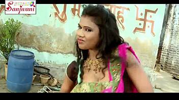 bhojpuri song with hot nipple show