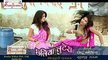 bhojpuri song with hot nipple show