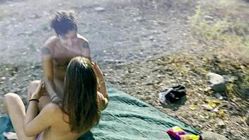 catalan girls, are you kissing and fucking outdoors in real porn?