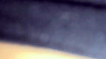 this rica morena spreads her legs for me