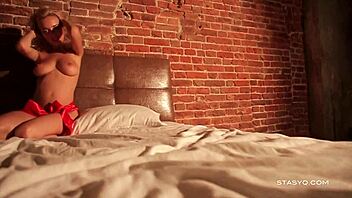 Blonde Russian babe Natasha Andreeva dancing and teasing in high definition video