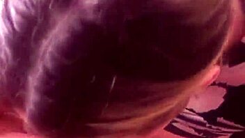 该死，我爱湿漉漉地吸它并把所有精液吞进嘴里