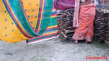 Passionate Outdoor Encounter With Desi Bhabi