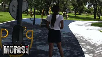 Pervs på jakt - Evi Rei utomhusknull