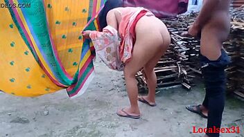 Passionate Outdoor Encounter With Desi Bhabi