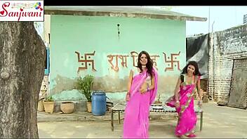 bhojpuri song with hot nipple show